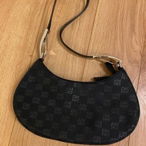 Small DKNY bag almost brand new